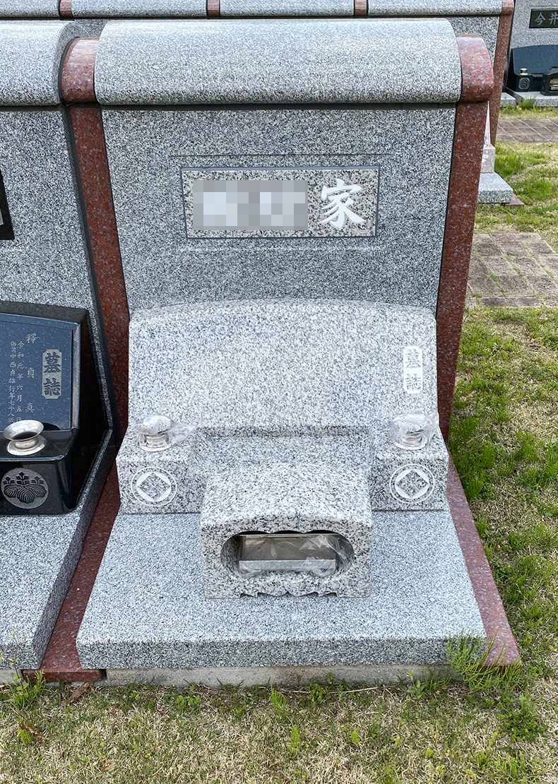 HK320-19-028-壁面型墓地（中国福建省産 淡雪石 額だしアーチラウンド型）早野聖地公園