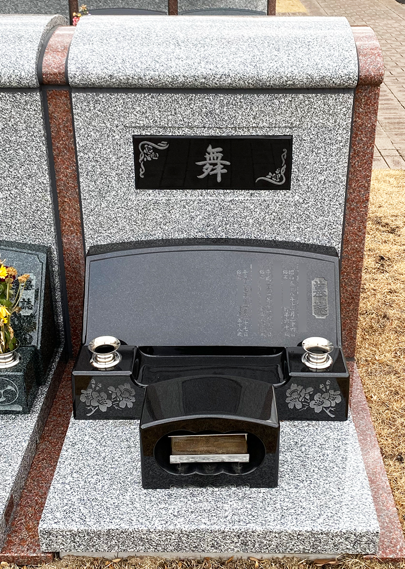 HK320-21-015-壁面型墓地（インド産 クンナム石 額だしアーチラウンド型）