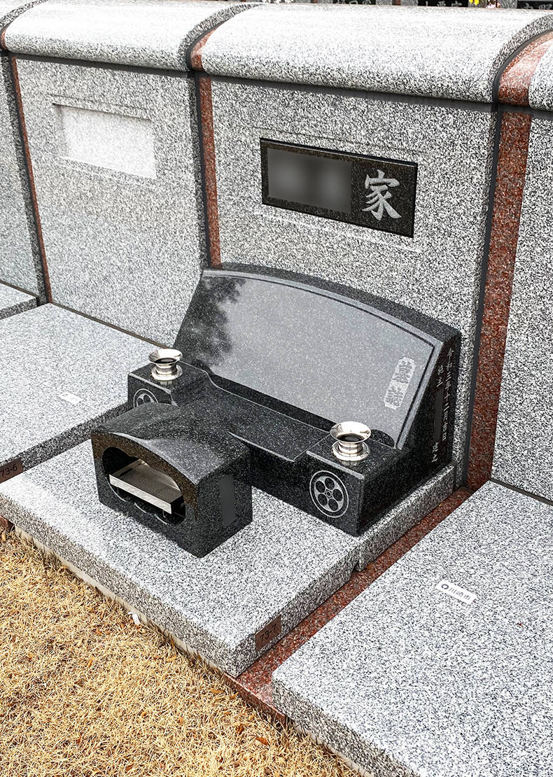 HK320-21-023-壁面型墓地（インド産 インド山崎石 額だしアーチラウンド型）