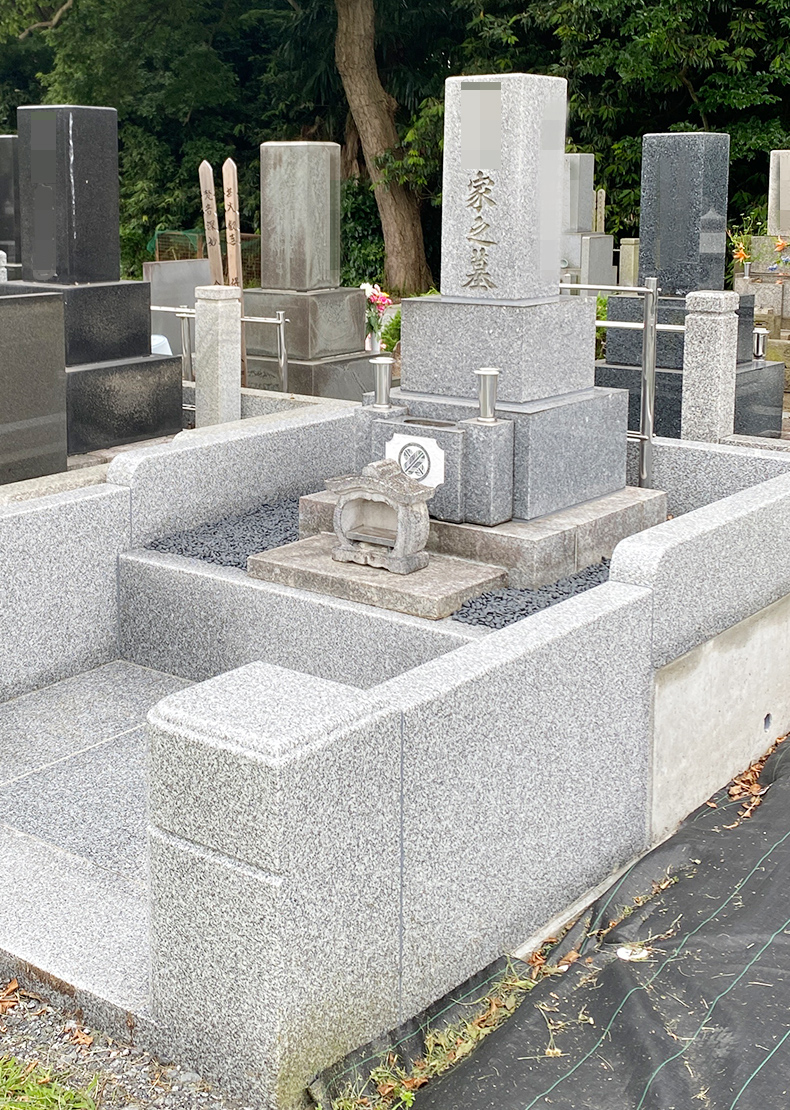 T21-020-02_一般普通型墓地（インド産山崎石　洋型3段型）