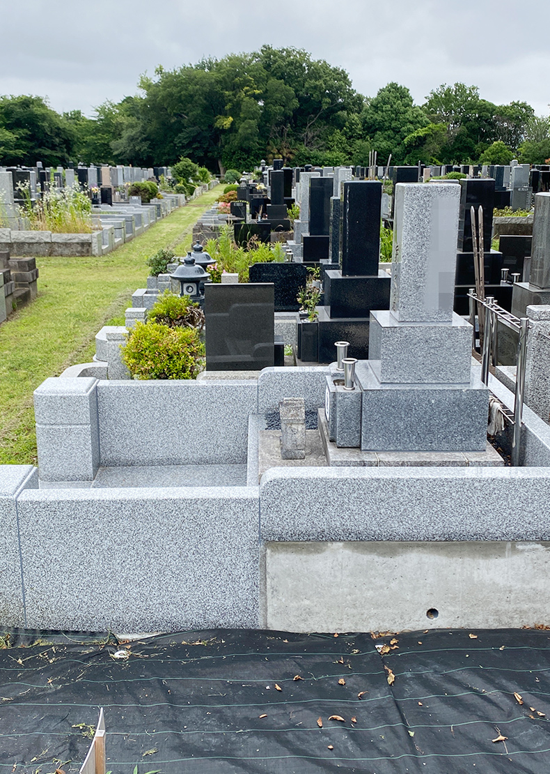 T21-020-04_一般普通型墓地（インド産山崎石　洋型3段型）