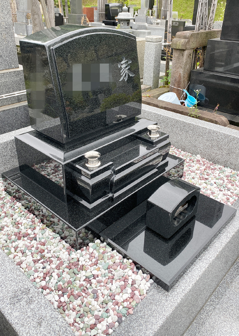 T22-006-03_一般普通型墓地（インド産山崎石　洋型3段型）