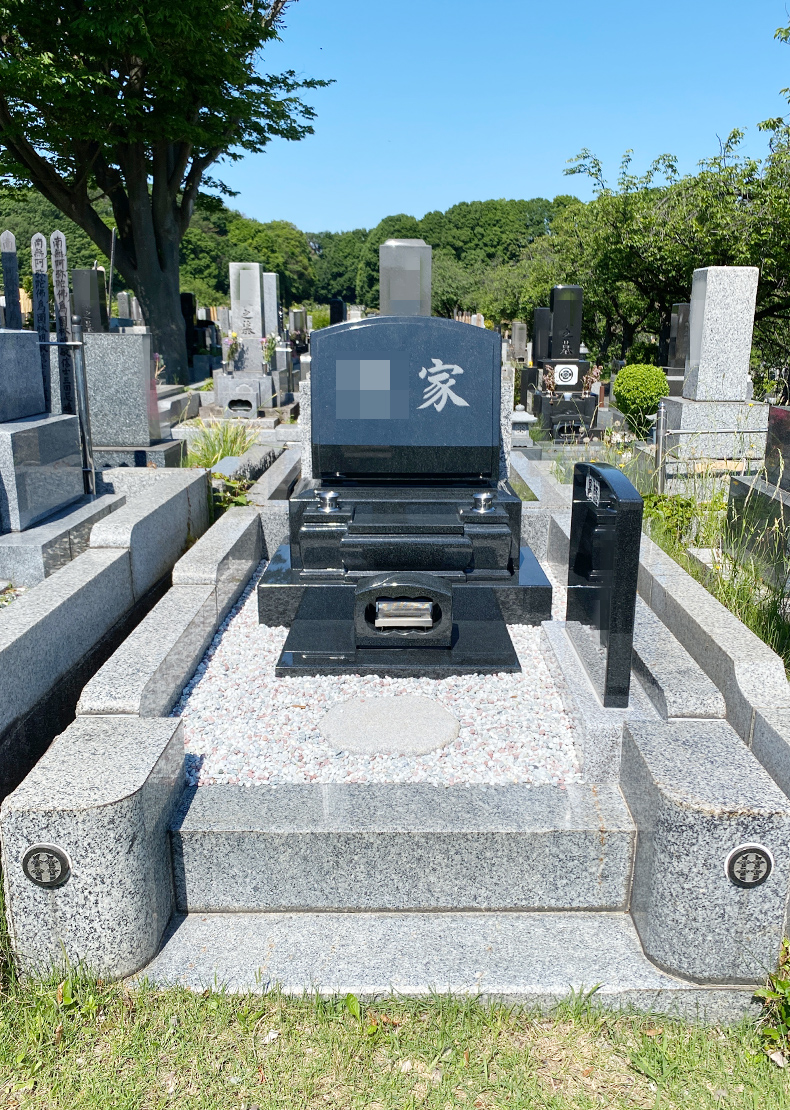 T22-009-01_一般普通型墓地（インド産山崎石　洋型3段高級型）