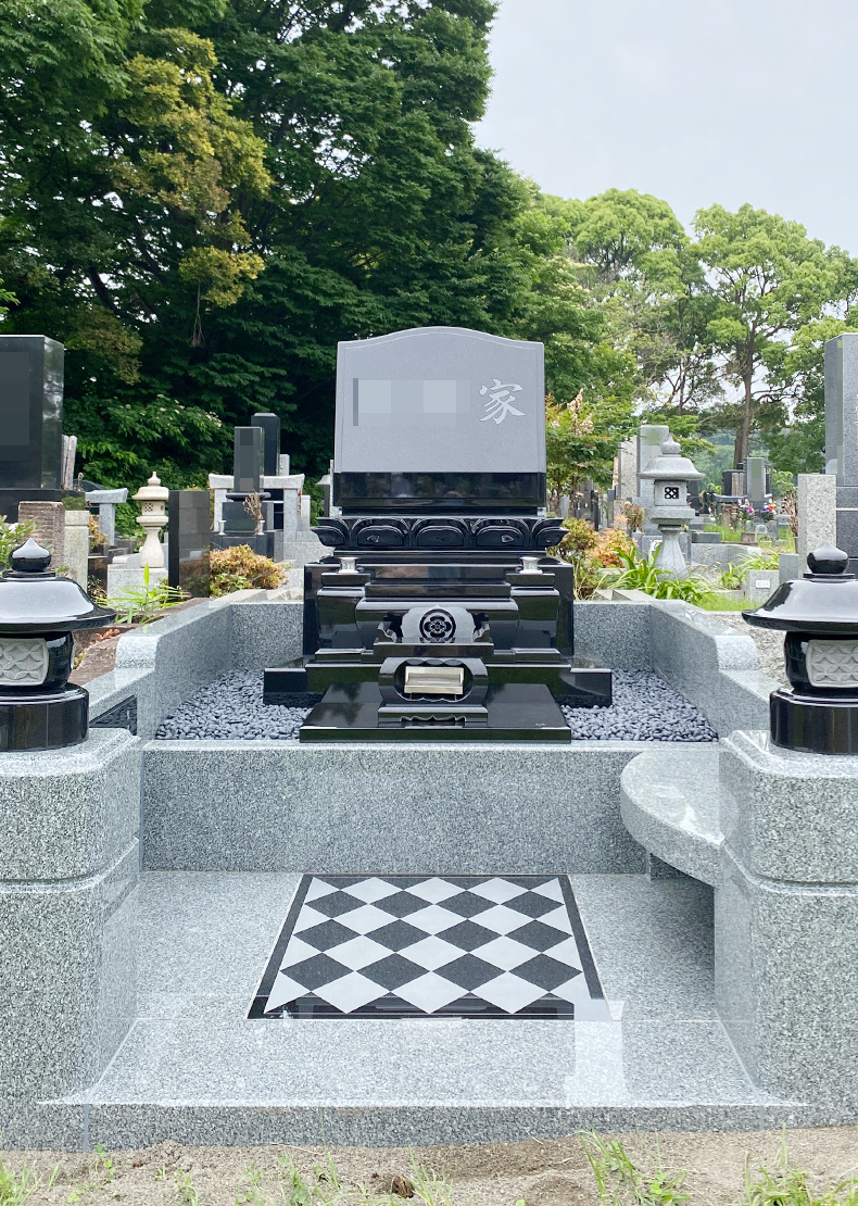 T22-038-01_一般普通型墓地（インド産山崎石　洋型３段高級型）