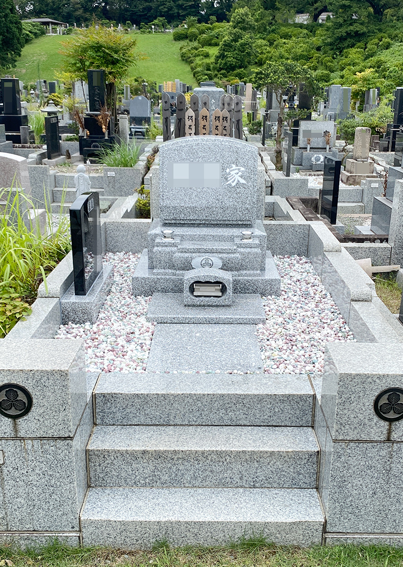 T22-004-01_一般普通型墓地（中国産宝永石　洋型３段高級型）