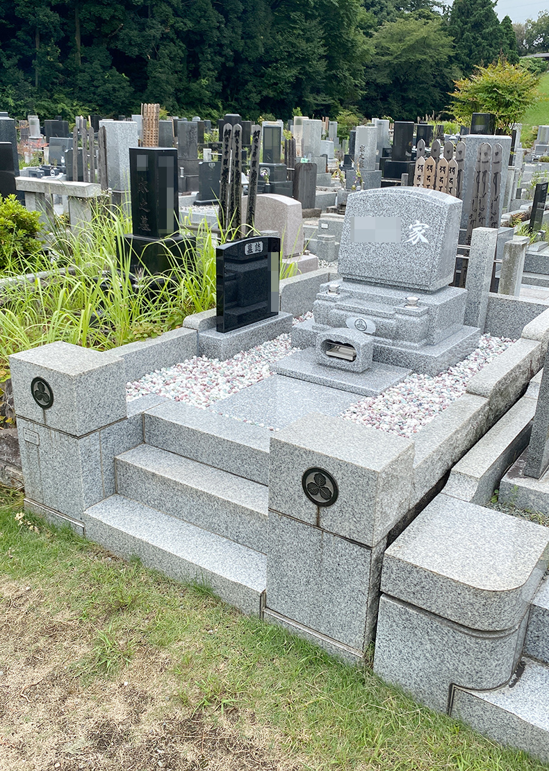 T22-004-02_一般普通型墓地（中国産宝永石　洋型３段高級型）