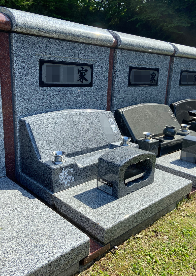 HK310-23-002-03_壁面型墓地（中国産 飛鳥石 額出しアーチラウンド型）