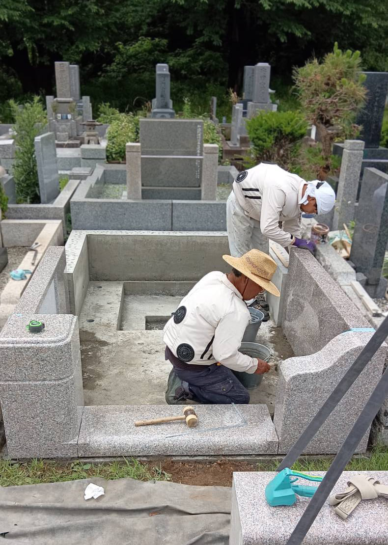 外柵の石部分を組み付けていきます。
