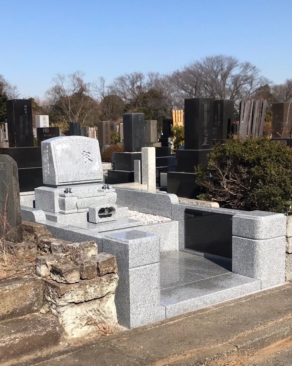 緑ヶ丘霊園に6㎡の洋型墓所を建之いたしました。