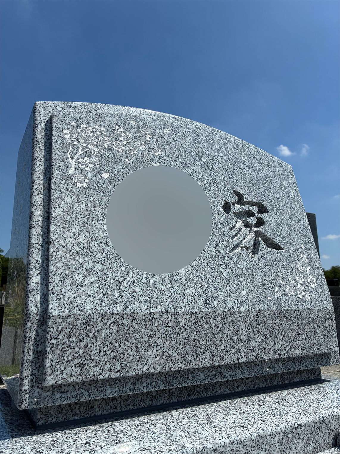 緑ヶ丘霊園に6㎡の洋型墓所を建之いたしました。