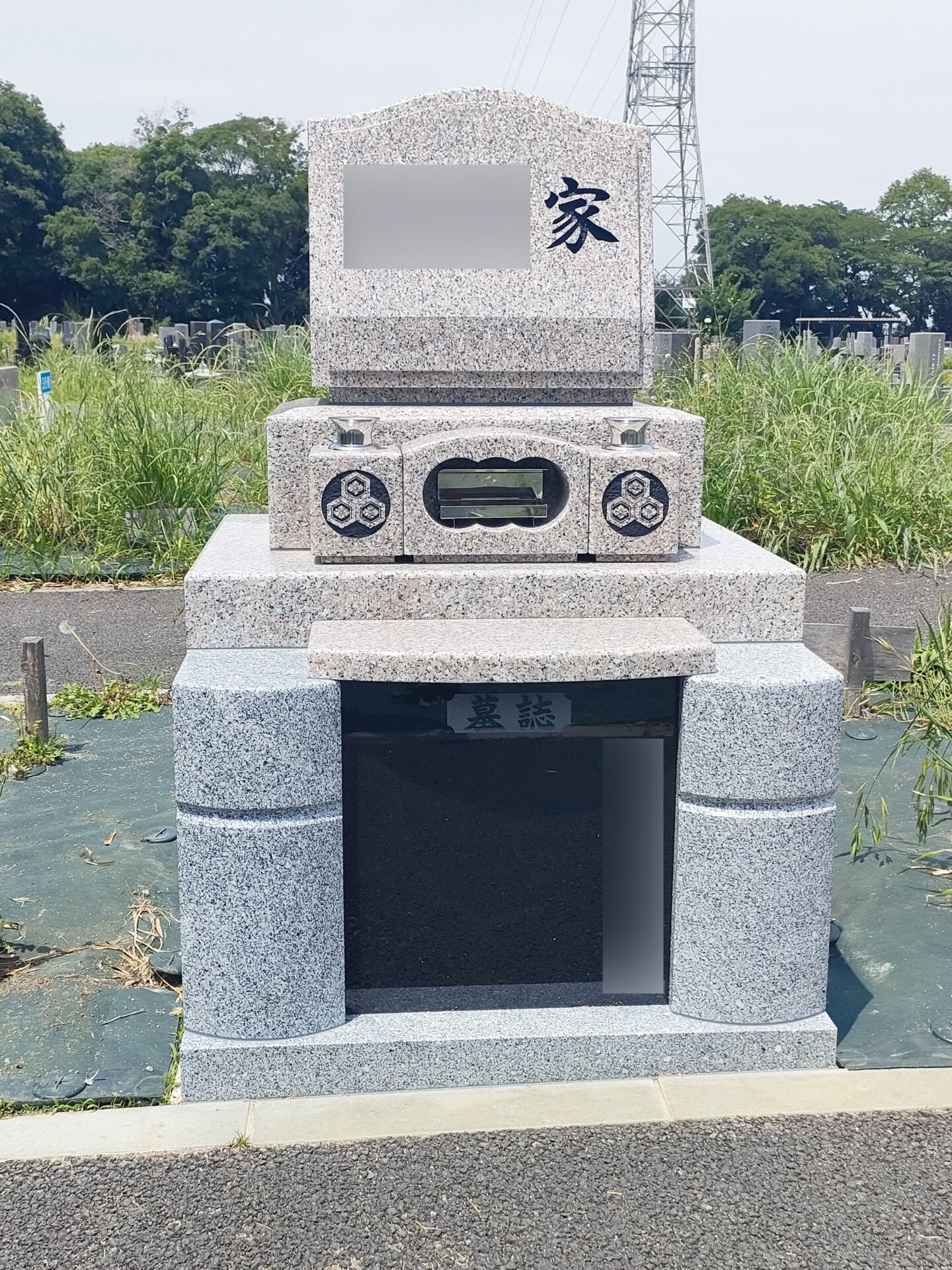 緑ヶ丘霊園に1㎡の洋型墓所を建之いたしました。