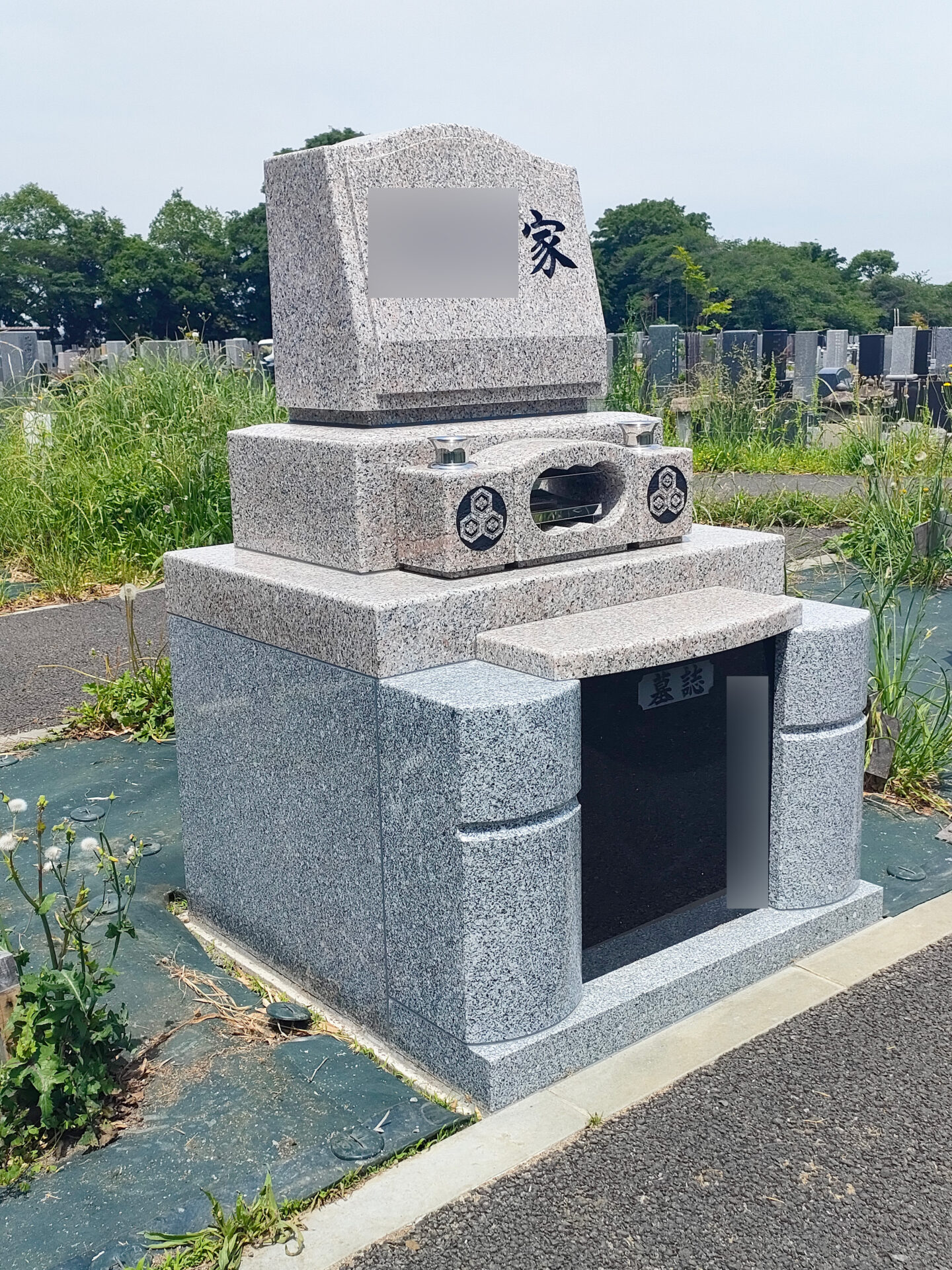 緑ヶ丘霊園に1㎡の洋型墓所を建之いたしました。