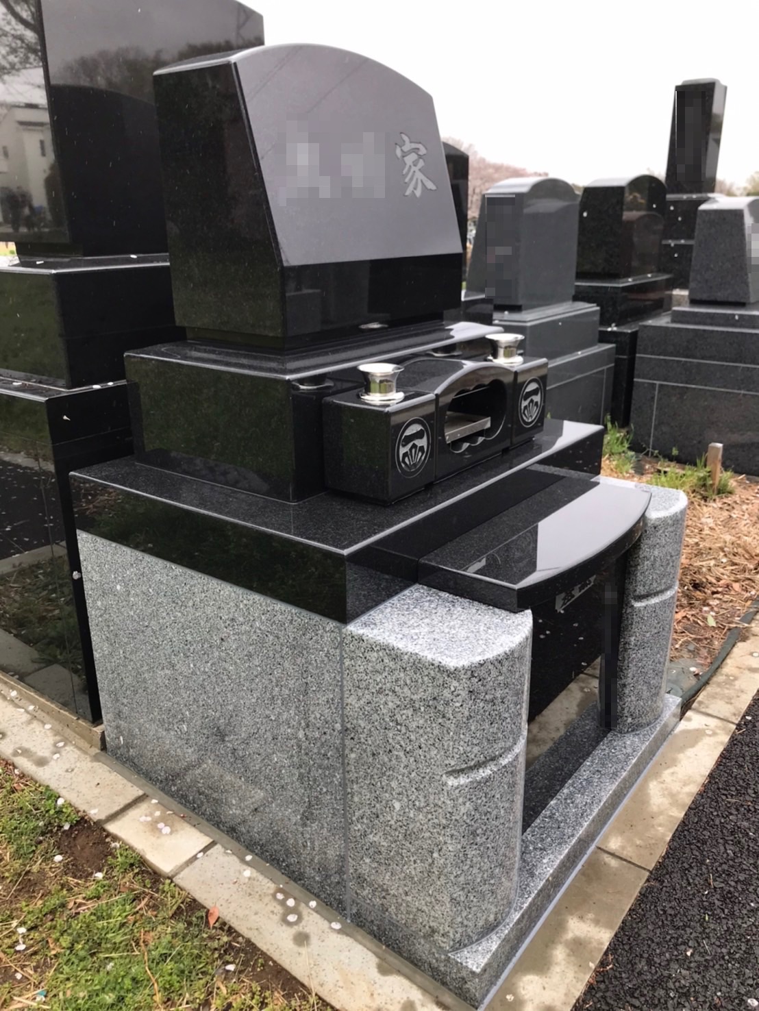 緑ヶ丘霊園に1㎡の洋型墓所を建之いたしました。