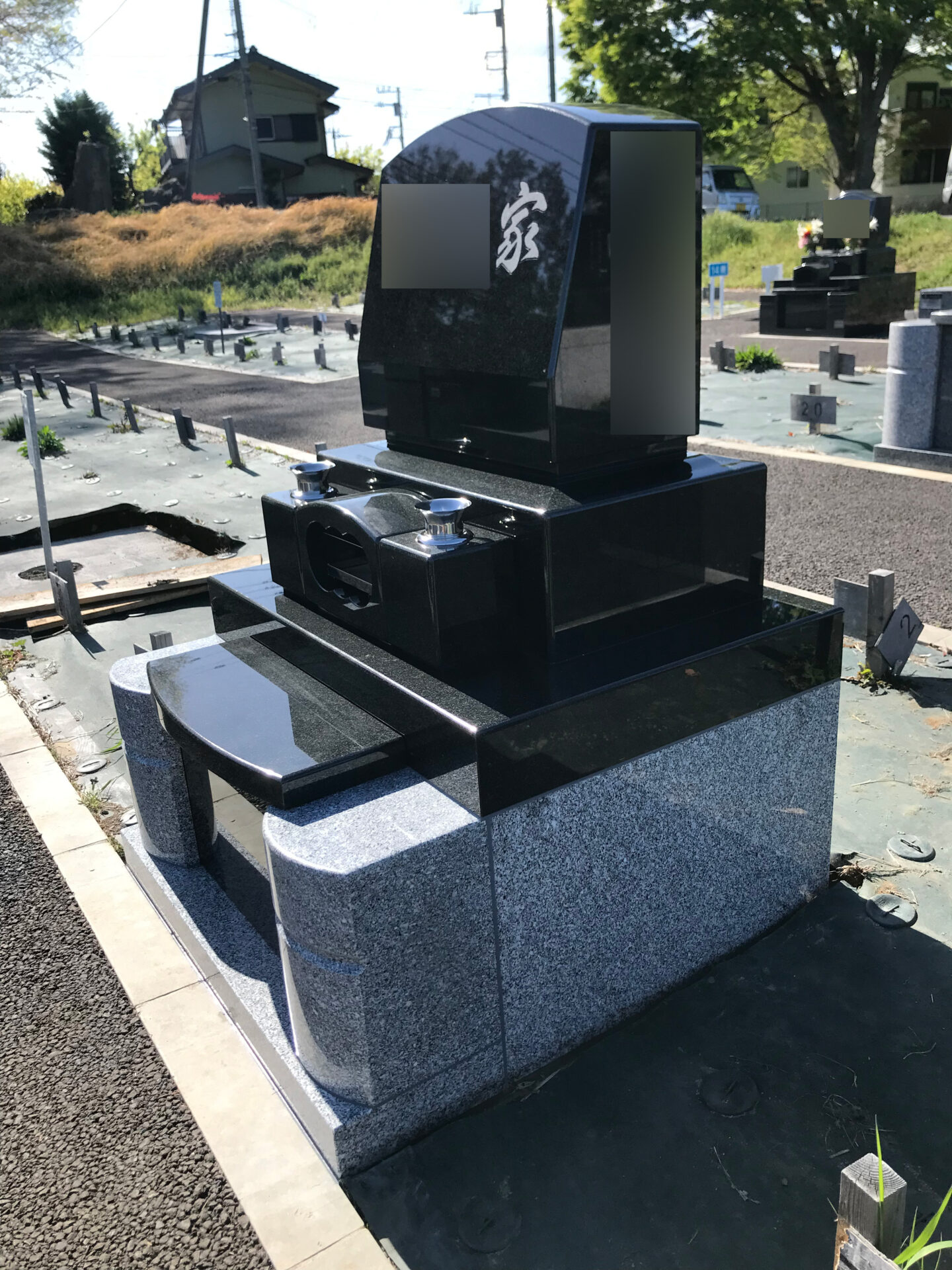 緑ヶ丘霊園に1㎡の洋型墓所を建之いたしました。