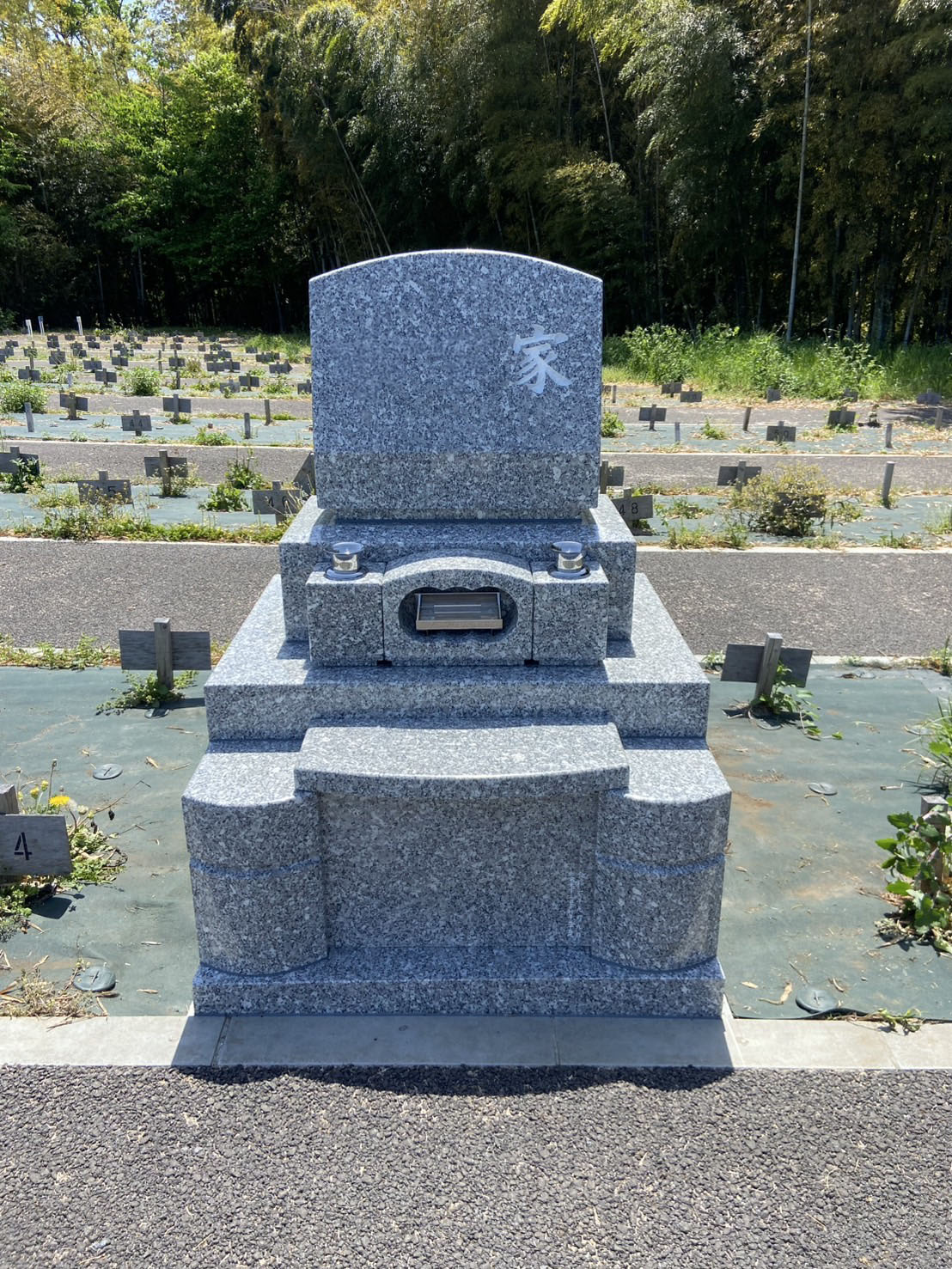 緑ヶ丘霊園に1㎡の洋型墓所を建之いたしました。